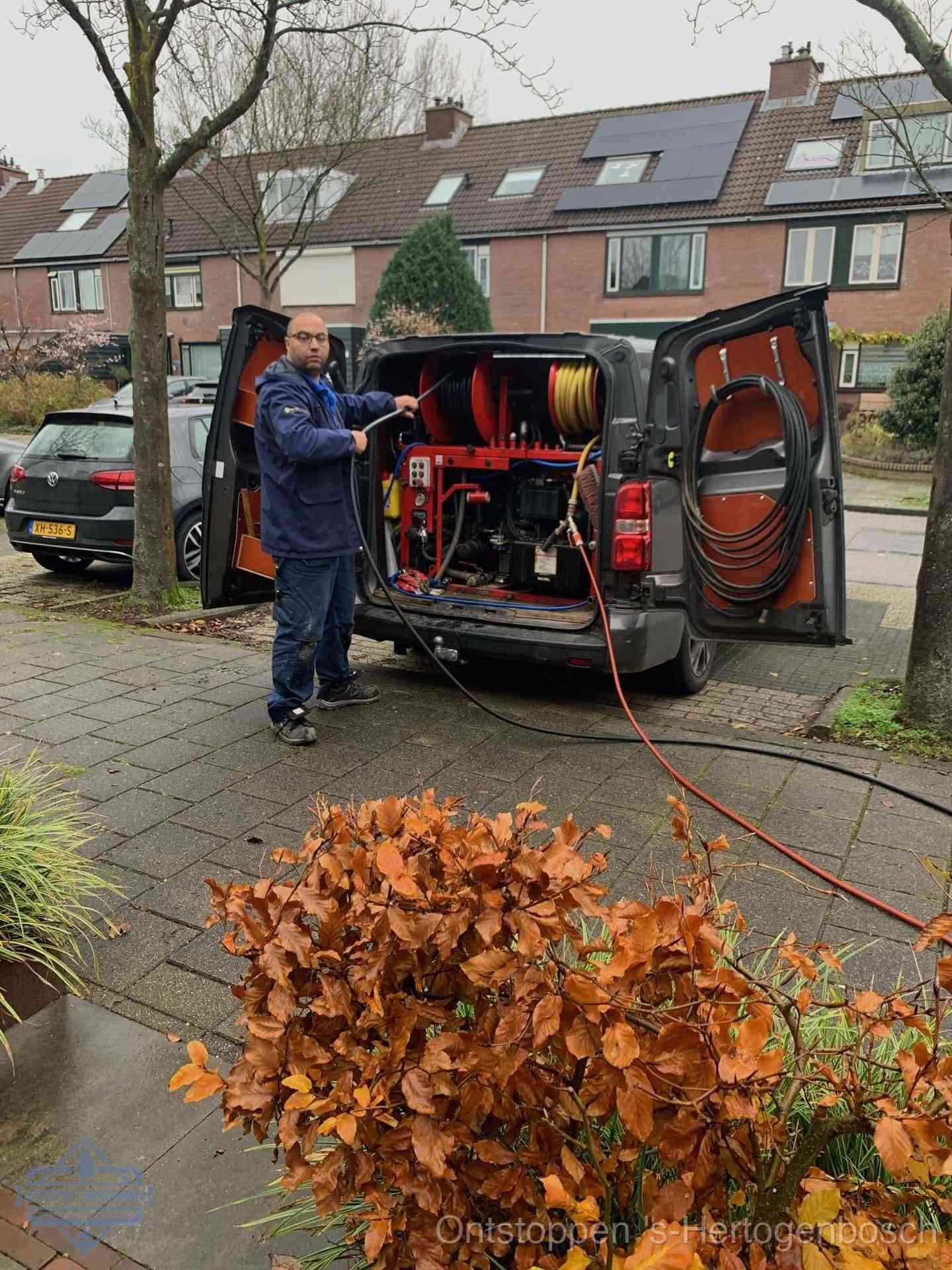 Rioolservice in de wijk in s-Hertogenbosch
